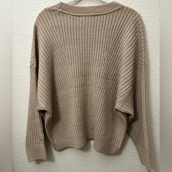 Tommy Hilfiger Cable Knit Beige Sweater Large - Picture 5 of 7